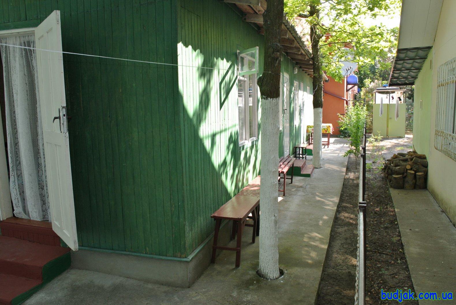 Частный коттедж отдыха «Дубовая роща» на курорте Лебедевка. Фото № 10986